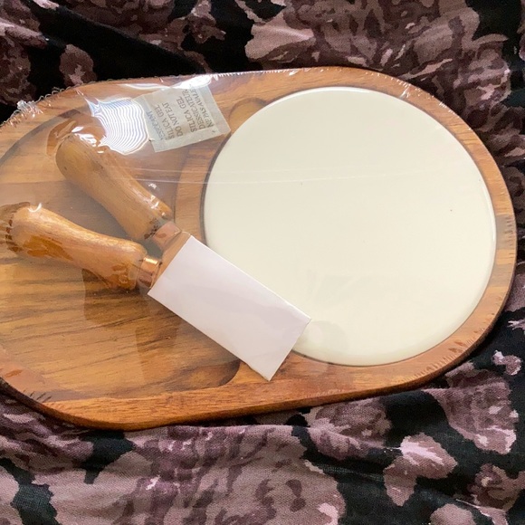 Wood & Ceramic Cheese Board Set Never Used - Picture 5 of 7